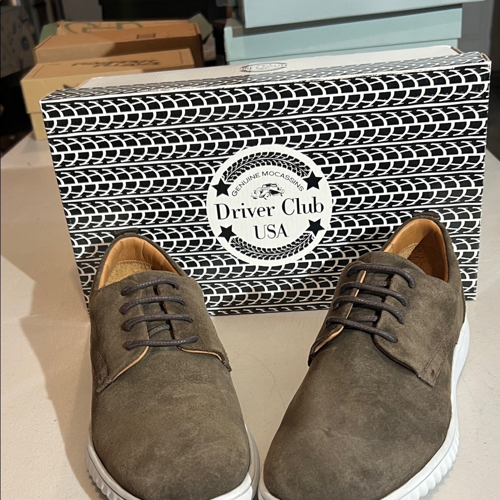 Men’s size 8 Driver Club USA Men's Olive Suede Oxfords
